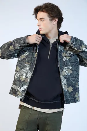 Blouson de style camionneur avec imprimé de feuilles et motif camouflage