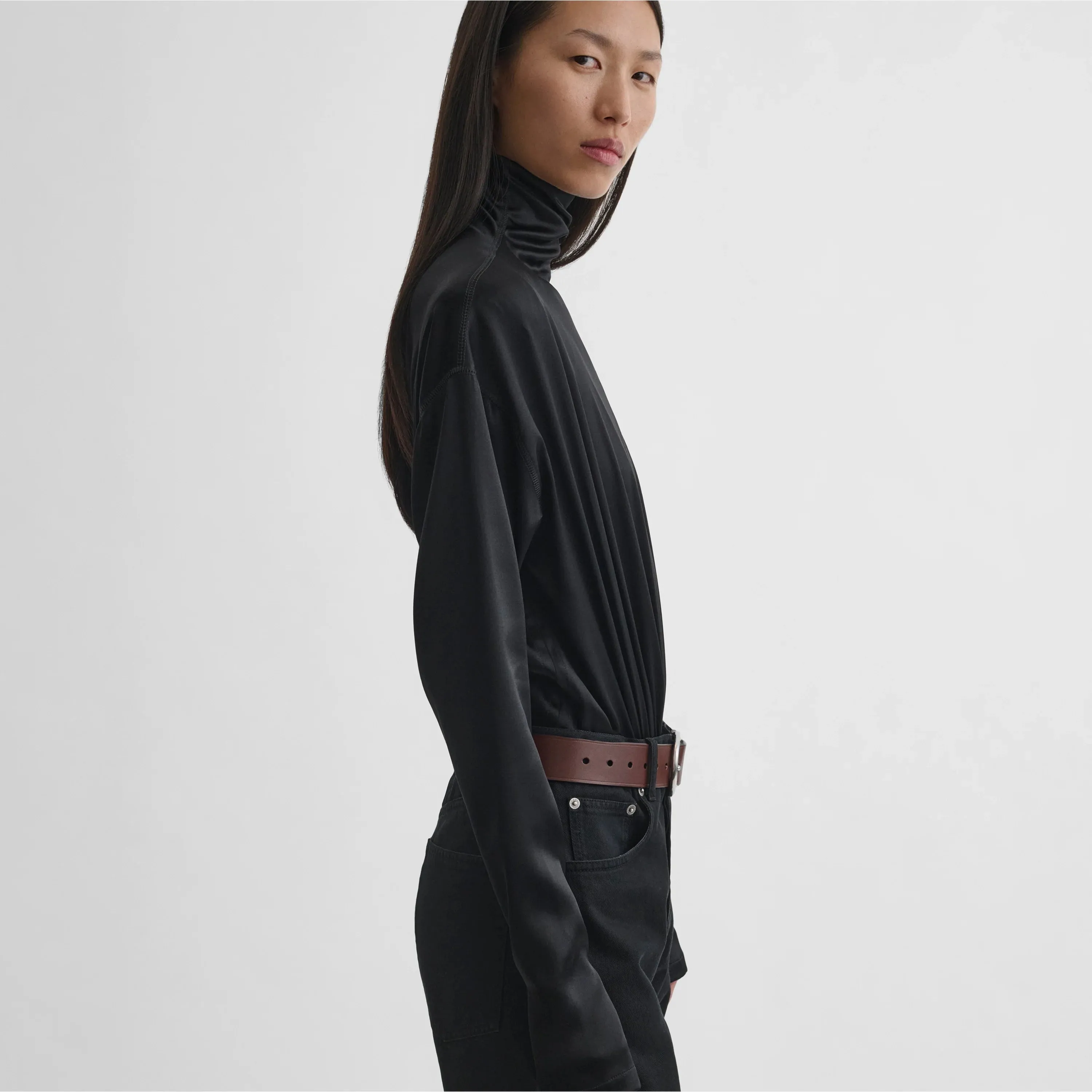 SHARP SHOULDER BODY | black silk satin