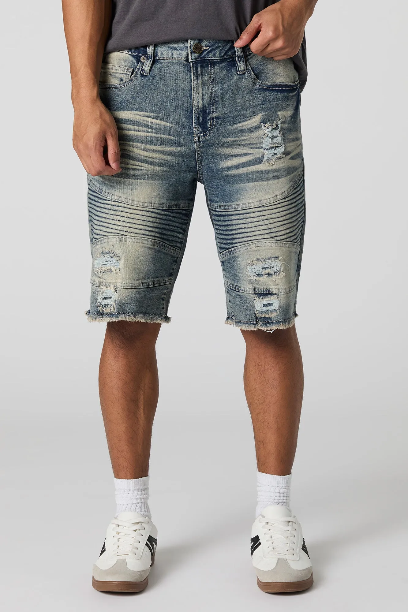 Short de style moto en denim d'aspect usé