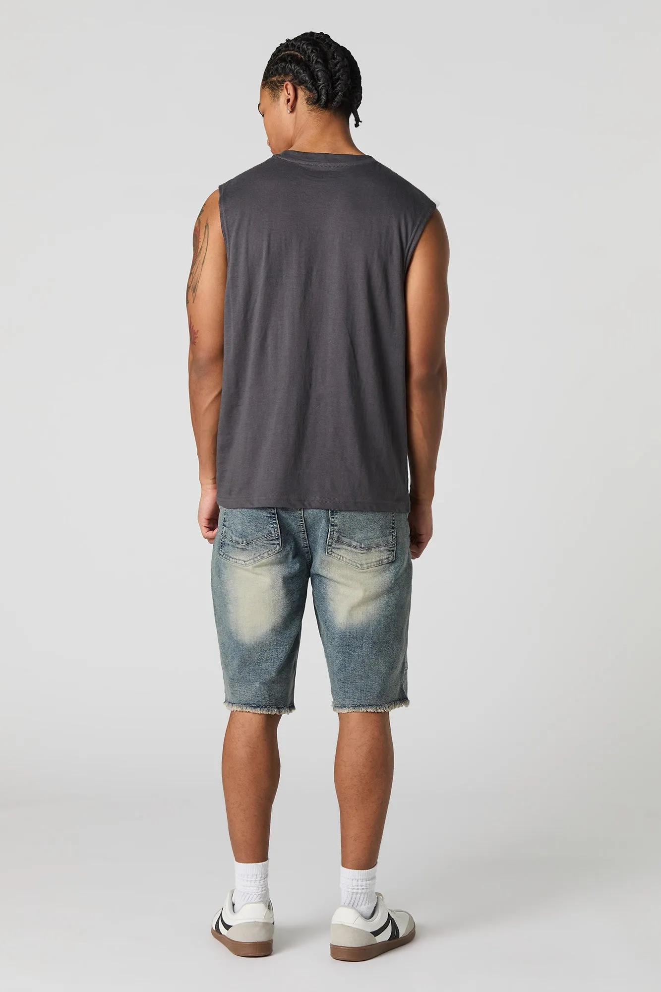 Short de style moto en denim d'aspect usé