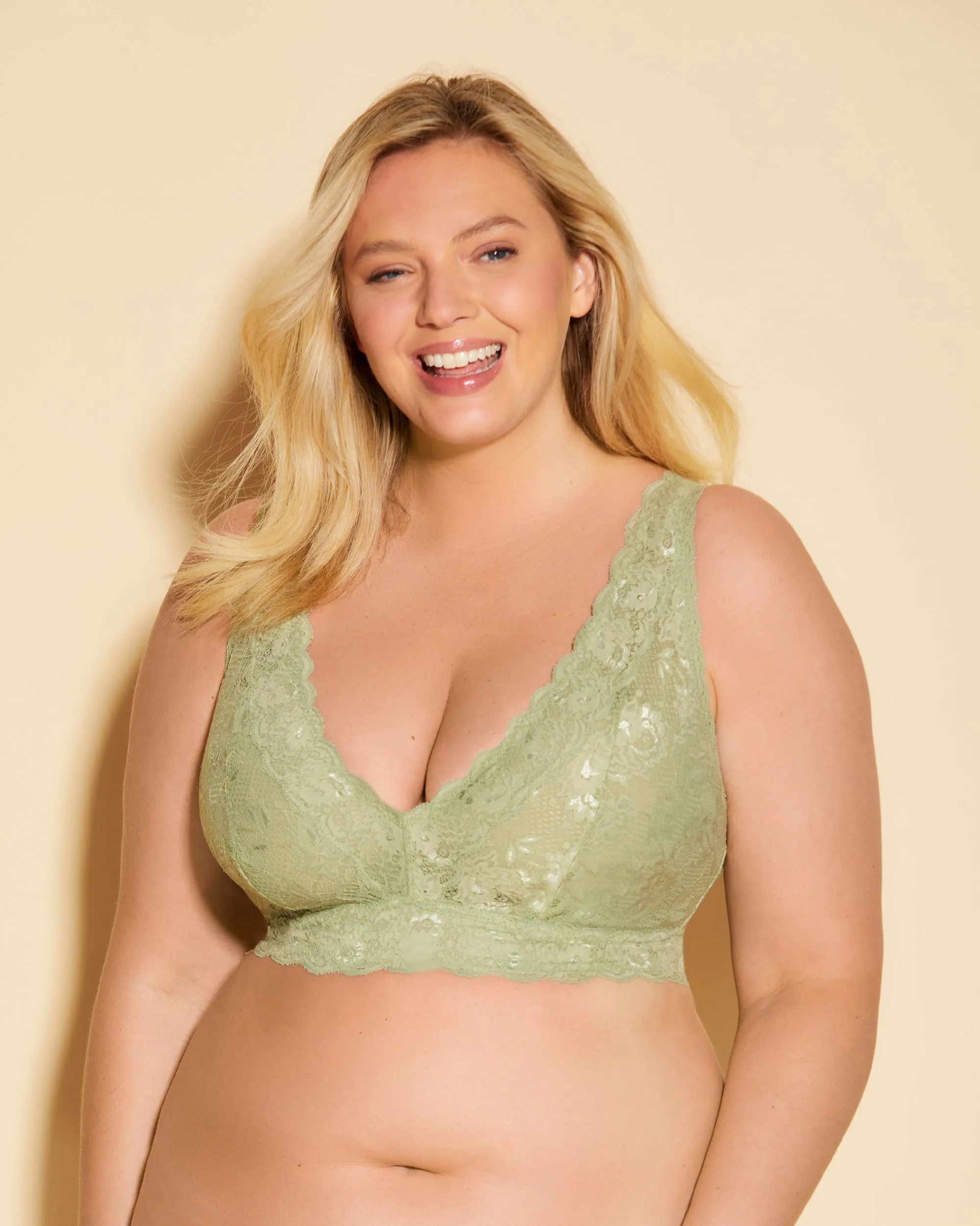 Ultra Curvy Plungie Longline Bralette