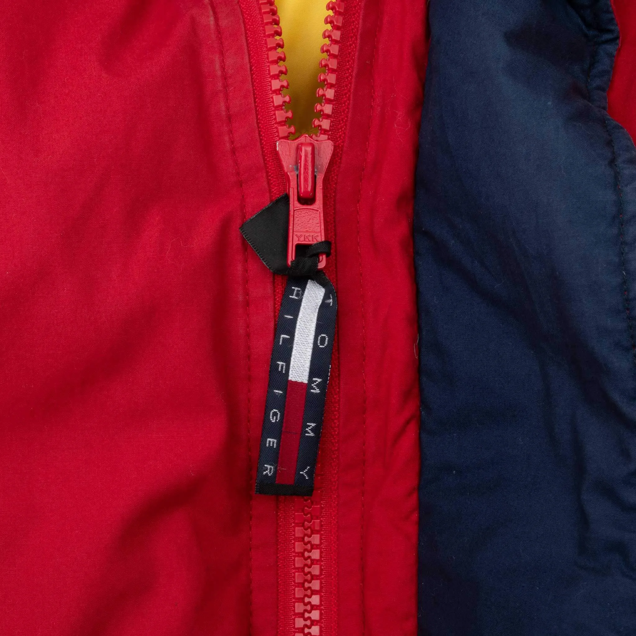 VINTAGE TOMMY HILFIGER RED PUFFER JACKET 1990S XL