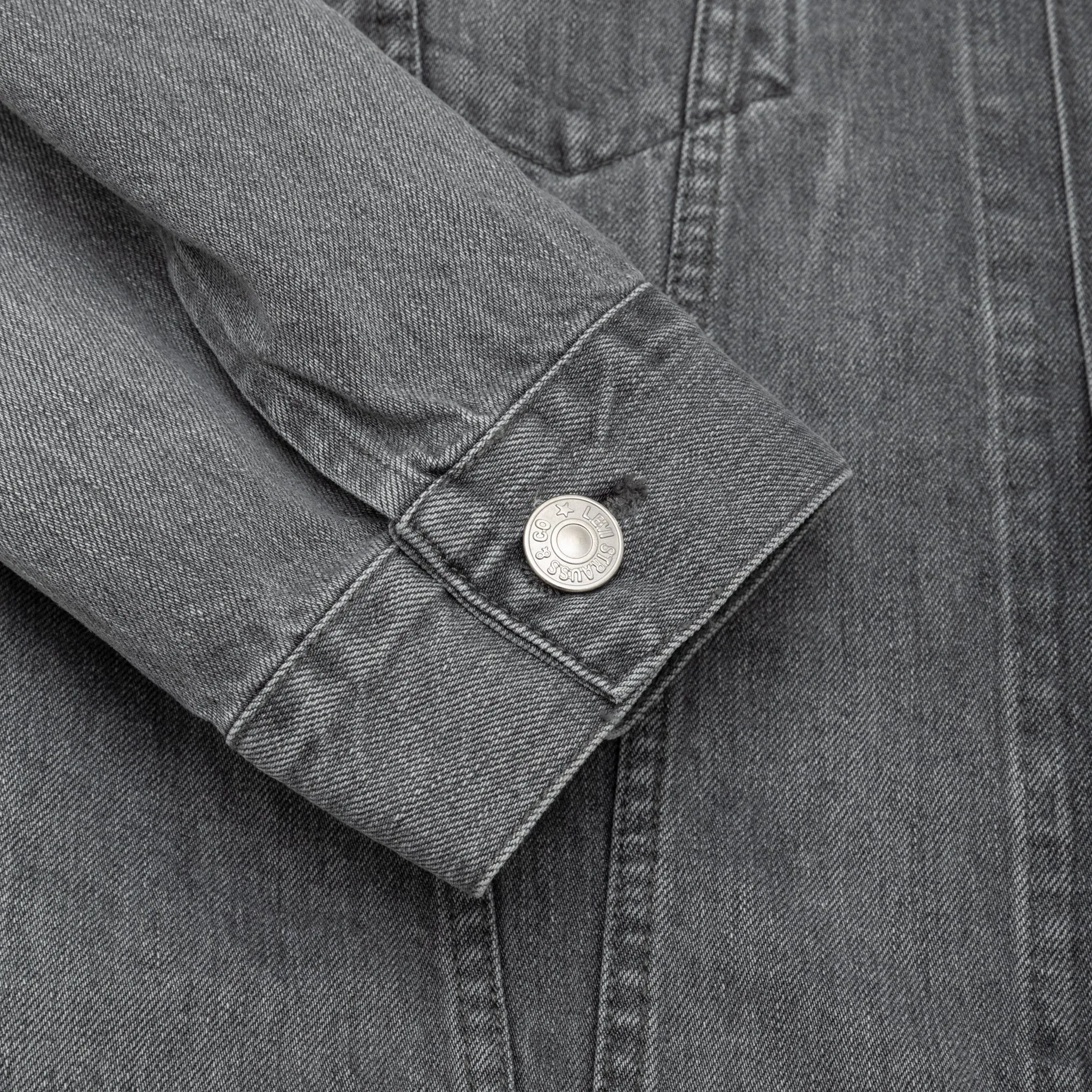 X LEVI'S DENIM JACKET